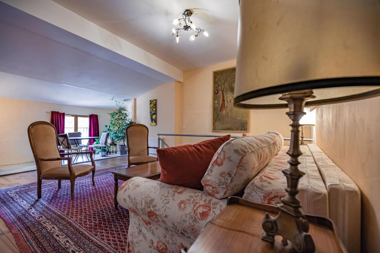 Sundrenched Relais De Poste In Serdinya Εξωτερικό φωτογραφία