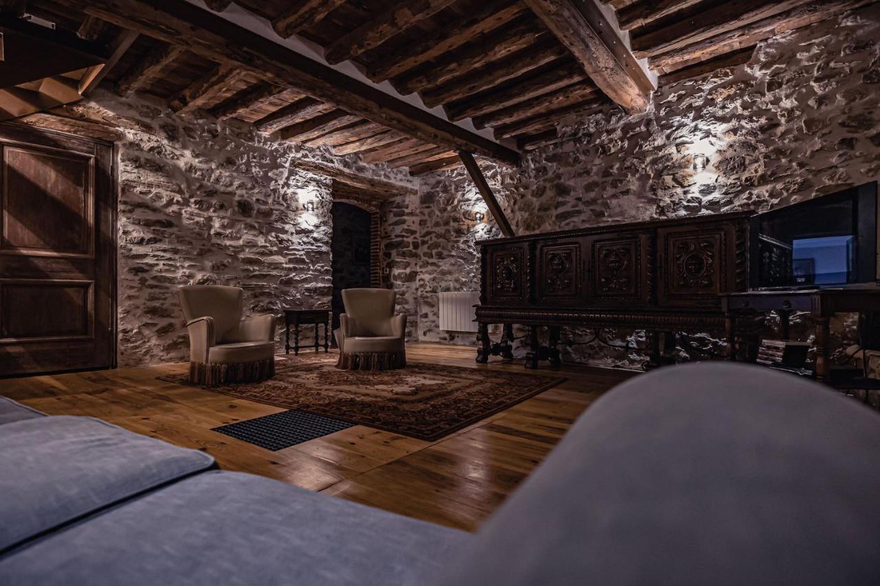 Sundrenched Relais De Poste In Serdinya Εξωτερικό φωτογραφία