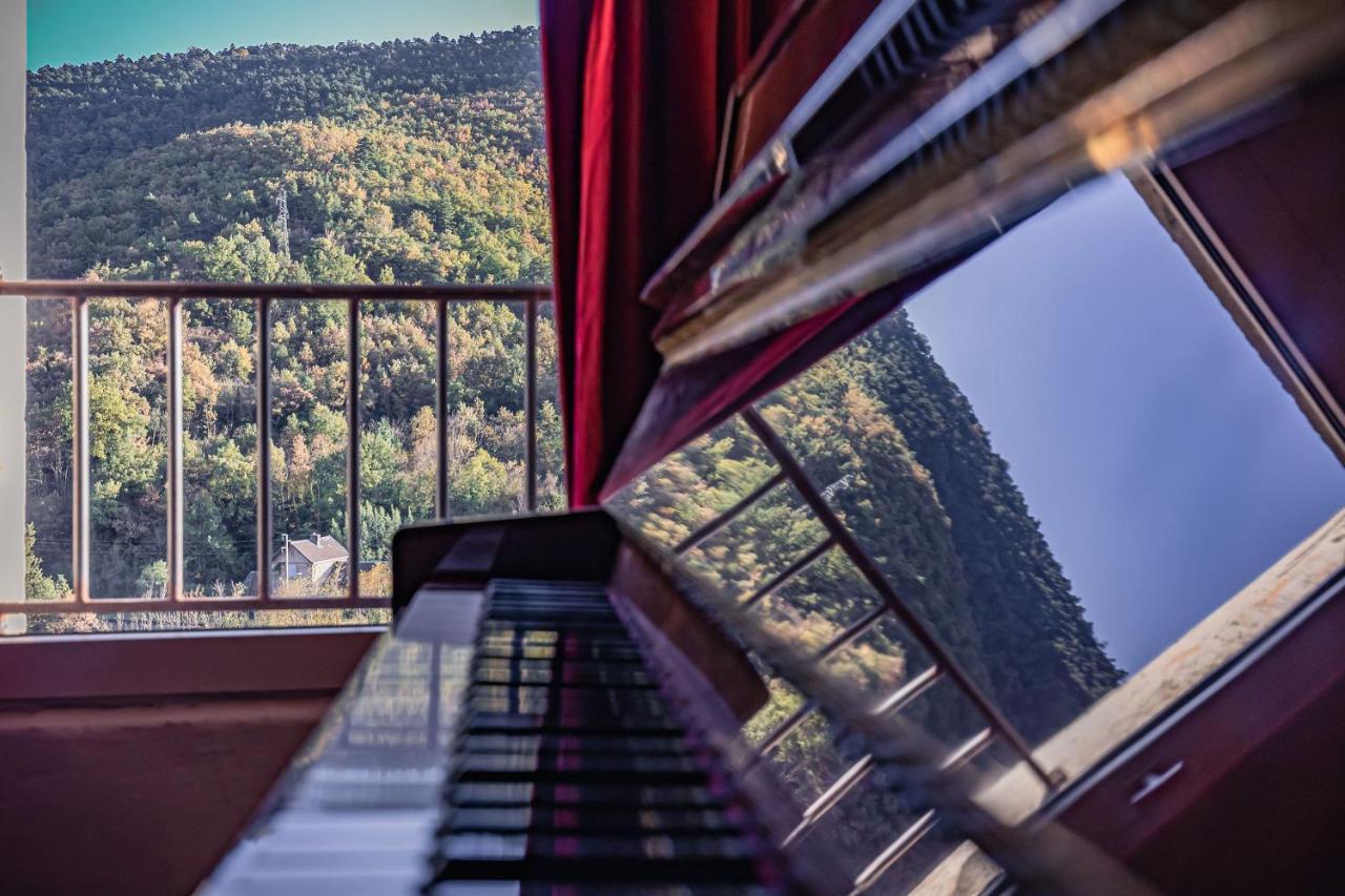 Sundrenched Relais De Poste In Serdinya Εξωτερικό φωτογραφία